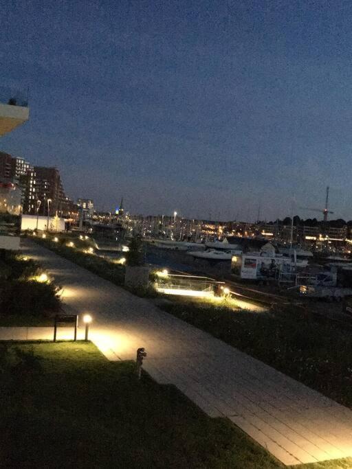 Ferienwohnung Bo Med Stil Og Udsigt Til Aarhus Lystbadehavn Exterior foto