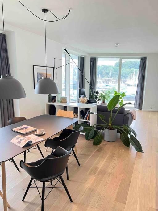 Ferienwohnung Bo Med Stil Og Udsigt Til Aarhus Lystbadehavn Exterior foto